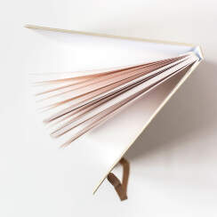 Скетчбук для маркеров Малевичъ "Fashion" кремовый с пропиткой квадратный 15х15 см / 80 листов / 75 гм