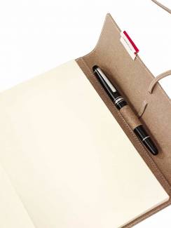 Блокнот SenseBook Flap L с кожаной обложкой нелинованный А4 / 80 гм