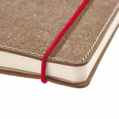 Блокнот SenseBook Red Rubber L на резинке с кожаной обложкой нелинованный А4 / 80 гм