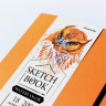 Скетчбук для акварели Малевичъ Shammy Fin оранжевый с хлопком 20 х 20 см / 18 листов / 200 гм купить в магазине для художников Скетчинг Про