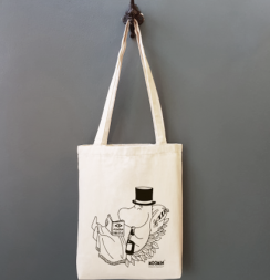 Сумка-шоппер «Муми-тролли. Муми-папа читает» светлая