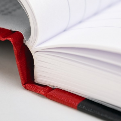 Блокнот Oxford Black'n'Red клетка твердая обложка А4 / 96 листов