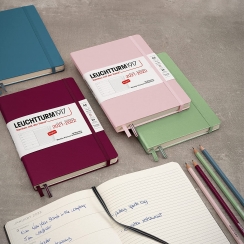 Блокнот-еженедельник Leuchtturm на 18 месяцев А5 2022 год голубой камень
